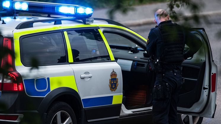 8891016-polis