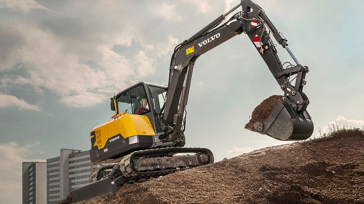 Volvo EC60E bandburen minigrävare i arbete
