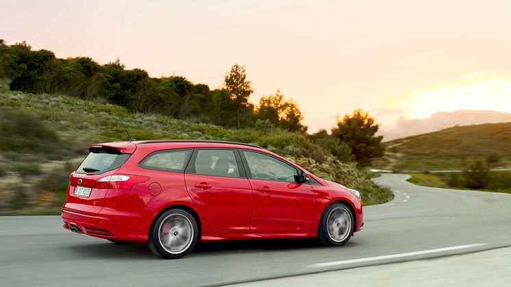 Ford Focus ST, stasjonsvogn i salg fra sommeren 2012