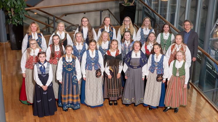 Vivace barne- og ungdomskor ble tildelt Norsk Komponistforenings hederspris under NM for kor 2019.  Foto: Multifoto/Koralliansen