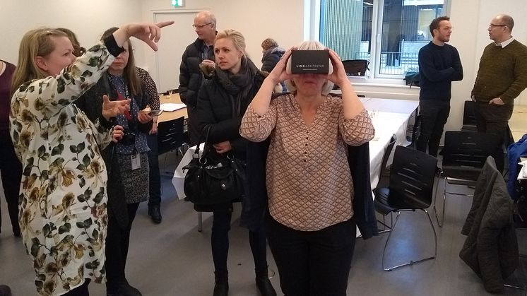 Brugerproces med virtual reality på DTU Kemiteknik giver et meget realistisk helhedsindtryk af det kommende byggeri. Med VR-brillerne på kan man nemlig bevæge sig fra rum til rum, opleve projektet 1:1 og se det 360 grader rundt. Foto: DTU Kemiteknik.