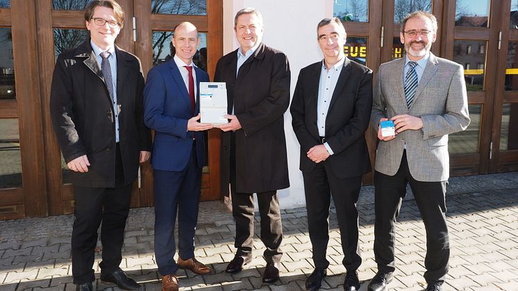 Stadt Auerbach wird zum Technologie-Pionier – das erste intelligente Messsystem des Bayernwerks geht in Auerbach in Betrieb