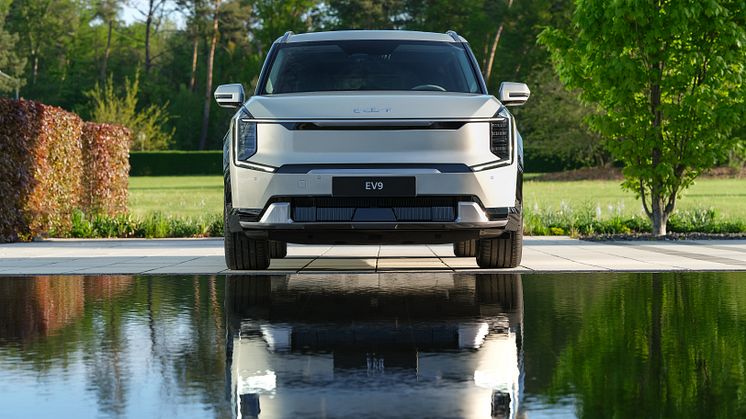 KIA_EV9-Baseline-Static-hires_03