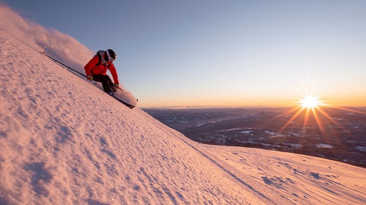 Stor etterspørsel etter fjellferie foran avslutningen av vintersesongen 2023/24. Antall bookinger, målt i objektsnetter i SkiStars losjiformidling, er opp 13 prosent sammenliknet med samme tidspunkt forrige år. 