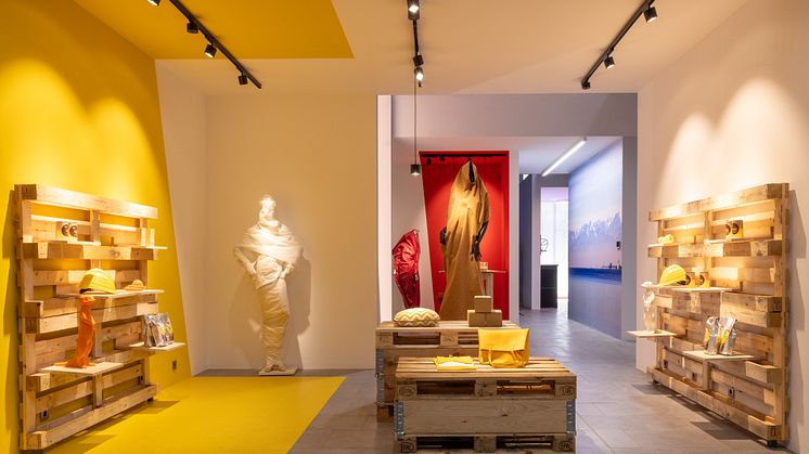 Foto: LTS Licht & Leuchten GmbH. Der Leuchtenhersteller vom Bodensee eröffnet seinen neu gestalteten Showroom und zeigt maßgeschneiderte Lösungen für verschiedene Anwendungsbereiche der gehobenen Architektur- und Retailbeleuchtung.