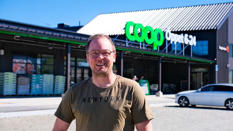 Peter Broberg är glad att sista pusselbiten kommit på plats för att bygget ska kunna ta fart! Fotograf: Caroline Fredin, Vemdalen design AB 