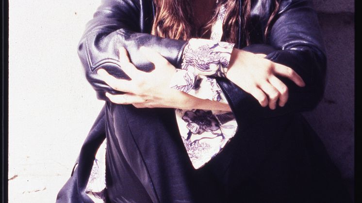 Alanis Morissette_1995_Color 4x5 Publicity Transparency_Photo by William Hames_1.tif
