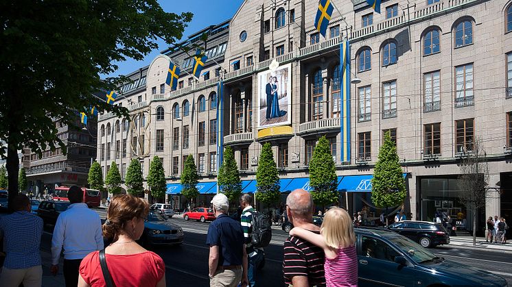 Nordiska Kompaniet hyllar Kronprinsessan Victoria och Daniel.