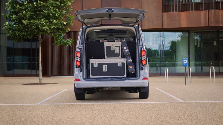 2023 TOURNEO CUSTOM (3).jpg