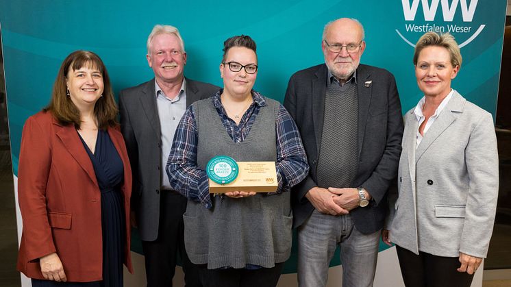 (v. l.): Jurymitglied Stephanie Krause, Thomas Schröder, Christine Zeitler, Detlef Steinhoff, (alle Verein), Angelika Schomberg, WW.