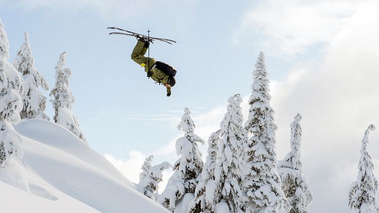 2 - ACooper2022_HeadSkisNorthernBC