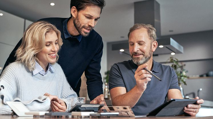 Beratung zu aktuellen Fördermöglichkeiten mit dem Energiekompass von Hager