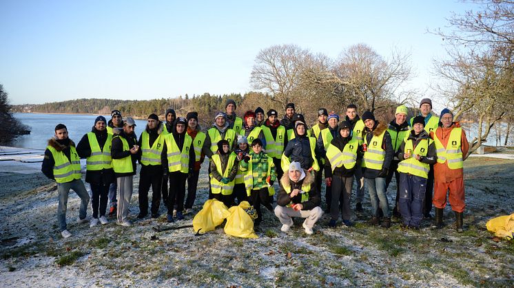 181124 30årsstädning gemensam gruppbild