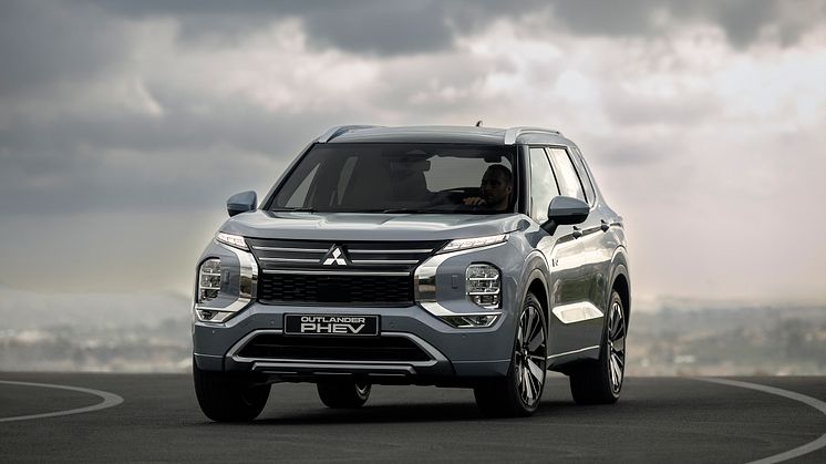New Outlander PHEV_011L.jpg