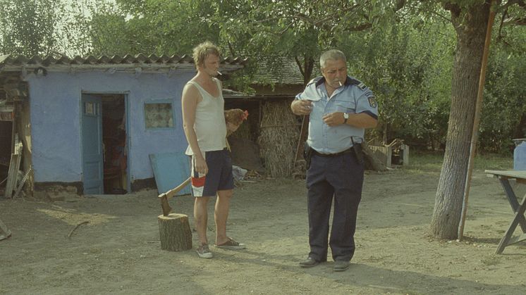 Stillbild ur "Bora Bora" av Bogdan Mirică