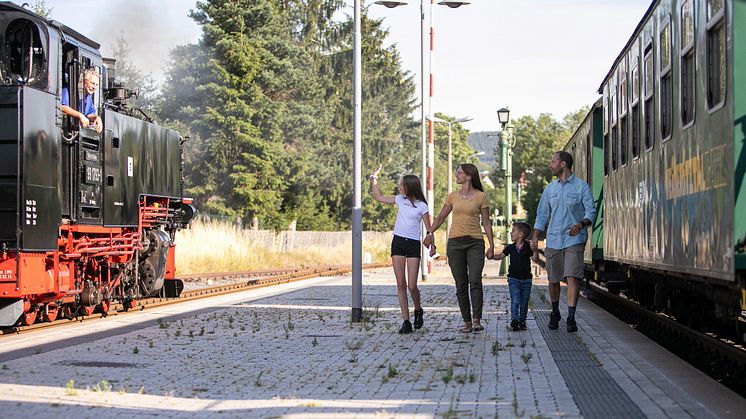 Dippoldiswalde_Weißeritztalbahn_Familie_Foto TVE_Studio2media