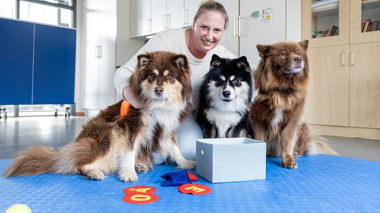 Cecilia Åkesson med Figge 7 år, Marshall, 1,5 år och Oboy, 5 år. Foto: André de Loisted