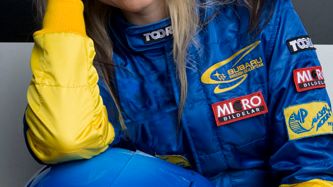 Rallystjärnan Ramona Karlsson samarbetar med Bröstcancerfonden