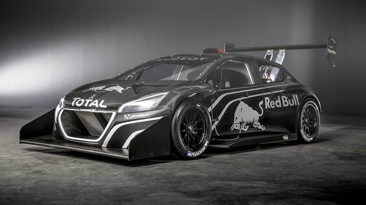 SÉBASTIEN LOEB OG 208 T16 PIKES PEAK JAGTER SEJREN PÅ BJERGTINDEN
