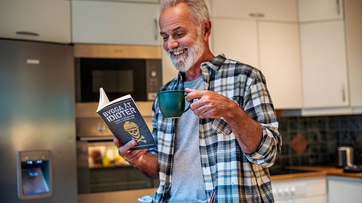 Boken ”Bygga åt idioter” ger konkreta tips om hur man skapar trygghet mellan kund och hantverkare.