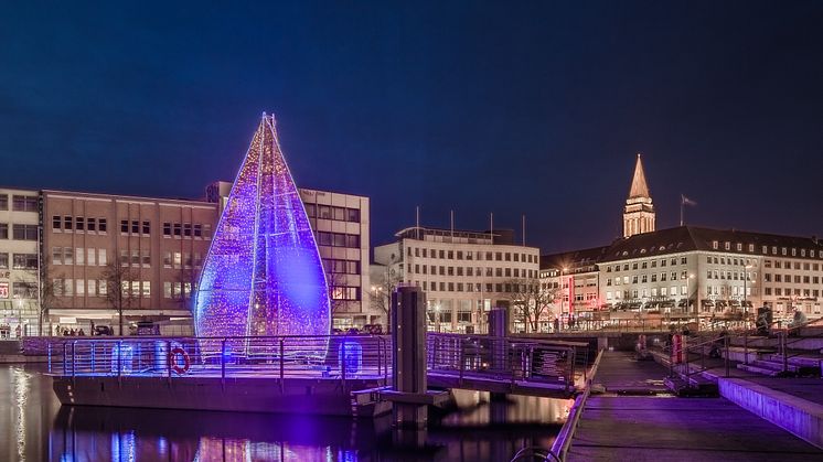 starke Beleuchtung mitten im Herzen der Innenstadt - Bootshafen Kiel