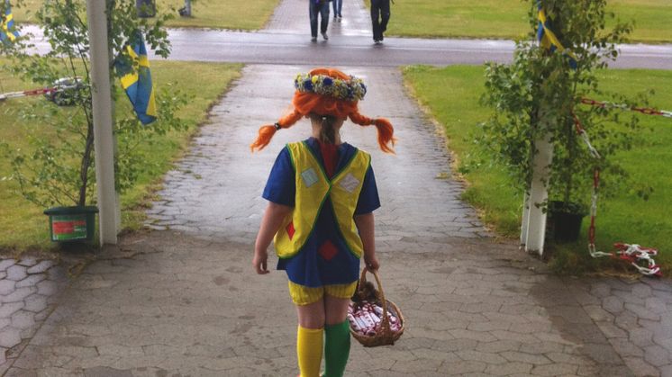 Charterturister från Tyskland välkomnades av Pippi på Jönköping Airport