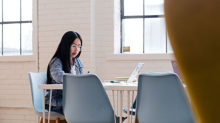 Everyone fights for our attention in today’s hybrid worklife.
