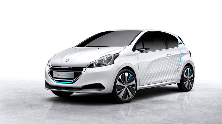 Nya motorfamiljer och konceptbilen 208 HYbrid Air 2L