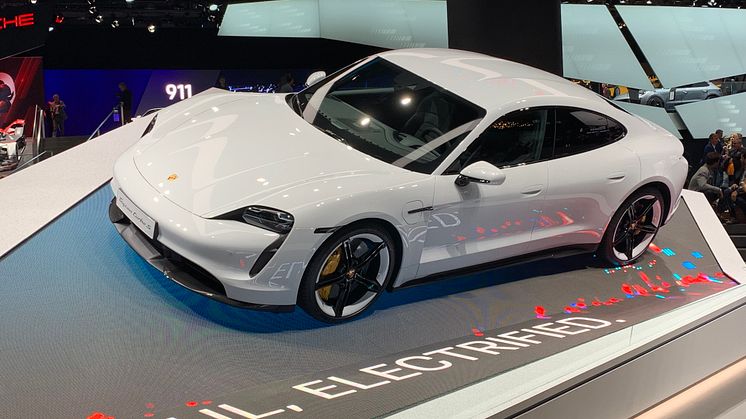 Der Zurich Versicherungsbaustein „Porsche Shield E-Cover“ wurde als Ergänzungsdeckung zu bestehenden Vollkasko-Versicherungen entwickelt