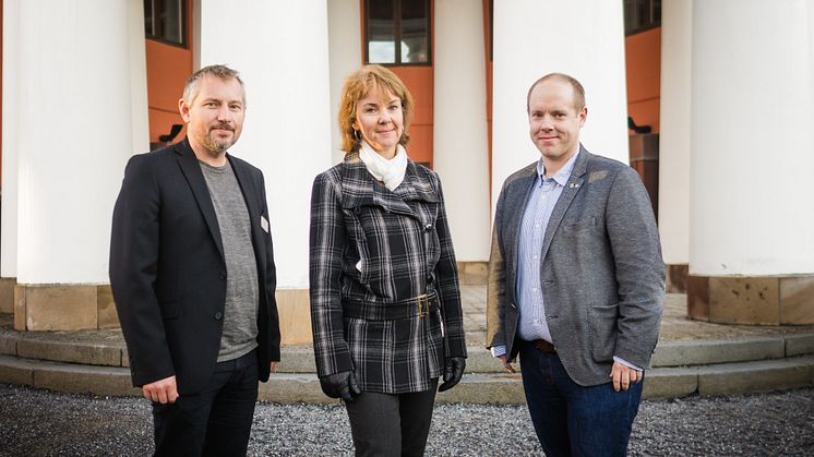 Henrik Olsson, näringslivsutvecklare, Lena Berglund, regionchef Nord på E.ON och Andreas Sjölander, kommunstyrelsens ordförande. Foto: Julia Erixon