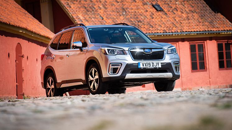 Subaru Forester e-Boxer -malliston hinnat alkavat Base-tason 44 393 eurosta.