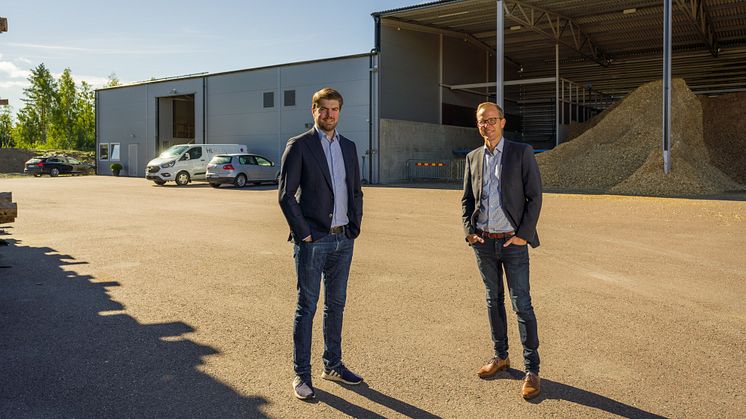 Björn Lennartsson, VD HL Energi och  Johan Lagerqvist, affärsansvarig Energi på Solör Värme. Foto: Pixpep