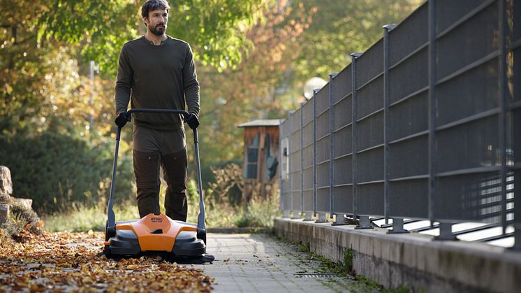 Nya sopmaskinerna KG 770 och KGA 770 från STIHL är utvecklade för proffsanvändare och ger effektiv städning av såväl trottoarer som stora lagerlokaler.