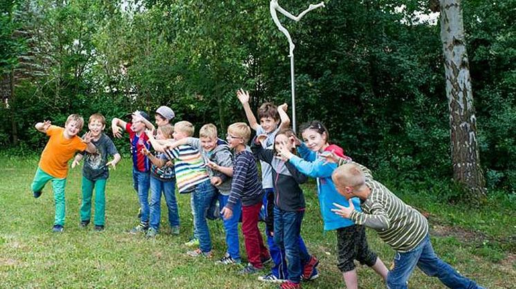 Schon im Jahr 2015 begeisterte das Bildhauersymposium zahlreiche Schulklassen