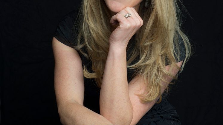 Författarbild Jenny Wuori