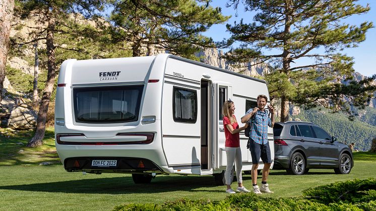 Fendt-Caravan kooperiert mit AlpacaCamping
