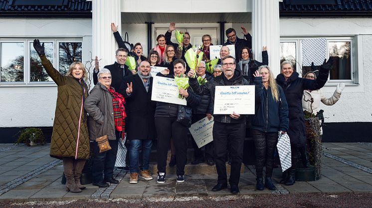 Glada vinnare under Miljonlotteriets vinnardag 2019