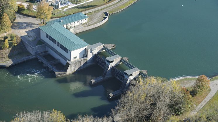 Instandhaltungsarbeiten an der Brücke am Kraftwerk Rain – Ende August ist die Brücke für Fußgänger wieder passierbar. (LEW/ Ulrich Wagner)