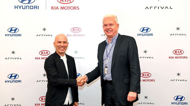 Hyundai and Kia Make Strategic Investment in Arrival_signing ceremony 1 (1)