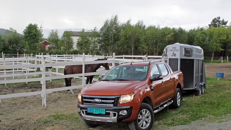 Nye Ford Ranger - med sin klasseledende tilhengerkapasitet - er et godt egnet kjøretøy for hesteeiere.