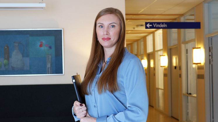 Julia Gunnarsson är ekonomiadministratör och förvaltare för e-frikort. Foto: Malin Emilsson Nilsson.