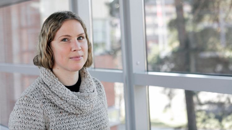Boel Ekergård är en av flera forskare på Högskolan Väst som undersöker hur ferrit från svenska gruvor kan ersätta sällsynta jordartsmetaller i elbilsmotorer. 