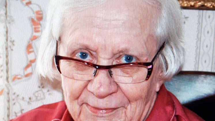 Ingrid Gadd, hade under många år dokumenterat Ronneby stads förändring, hennes livsgärning överlämnas nu till Ronneby kommun. Foto: Privat.