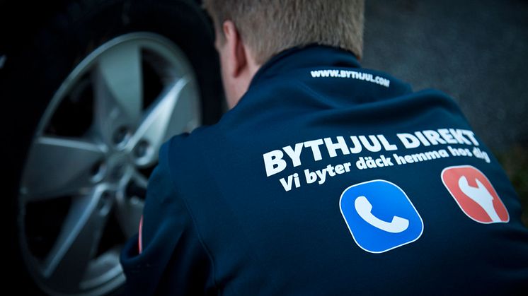 Bythjul byter däck hemma hos dig