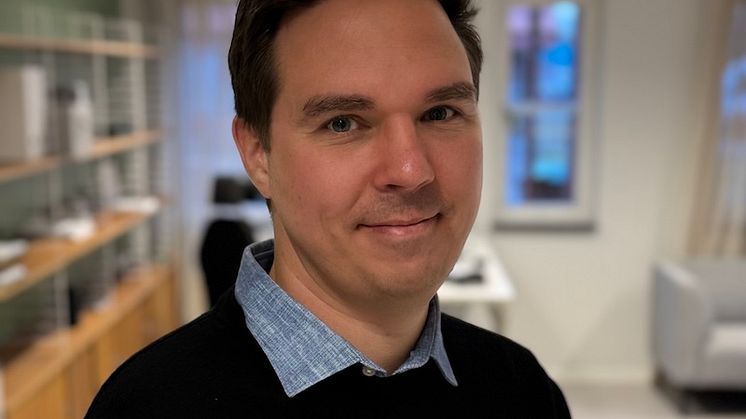 RobinRonan E-matic_small.jpg