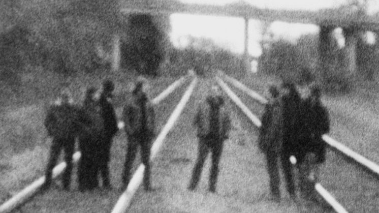 Tempo-eksperterne i Godspeed You! Black Emperor lukker dig ind i deres vildt fabulerende lydbillede af storladen støj og skønhed i Store VEGA den 23. april, 2023.