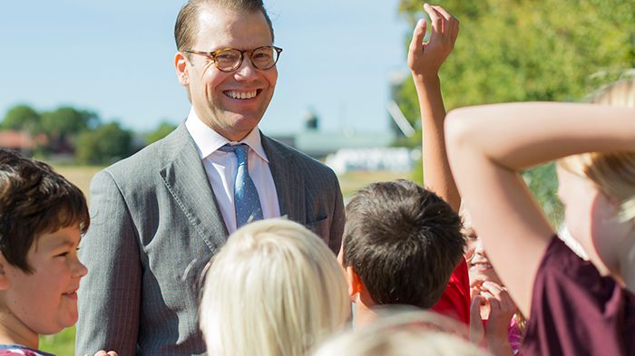 Prins Daniel på skolbesök
