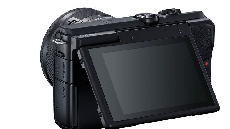 EOS M200_BackSlantLeft_EF-M15-45mmF3.5-6.3ISSTM