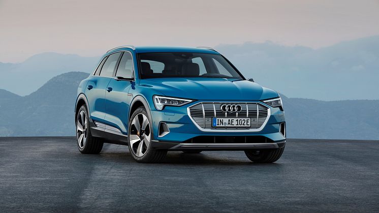 Verdenspremiere på Audi e-tron – elektrificeret køreglæde
