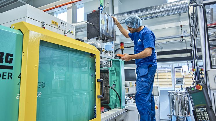 Den danske plastindustri er af de mest innovative i verden. Men branchen lider under mangel på arbejdskraft og det kan koste på konkurrenceevnen og på bundlinjen. Foto: Carmo A/S